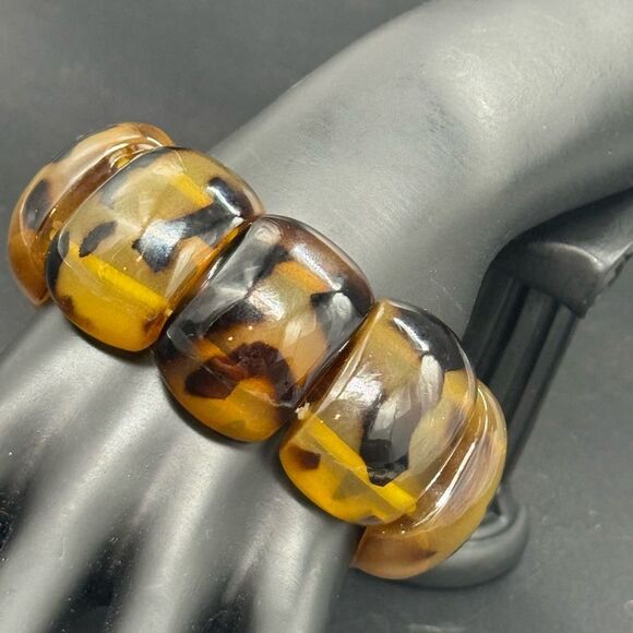Sequin Statement Faux Tortoise Shell Lucite Wide Bangle Bracelet - Picture 3 of 8